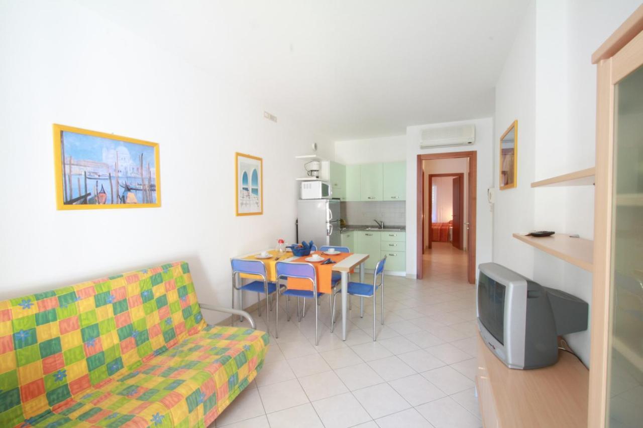 Ferienwohnung Residenza Le Acacie Bibione Exterior foto