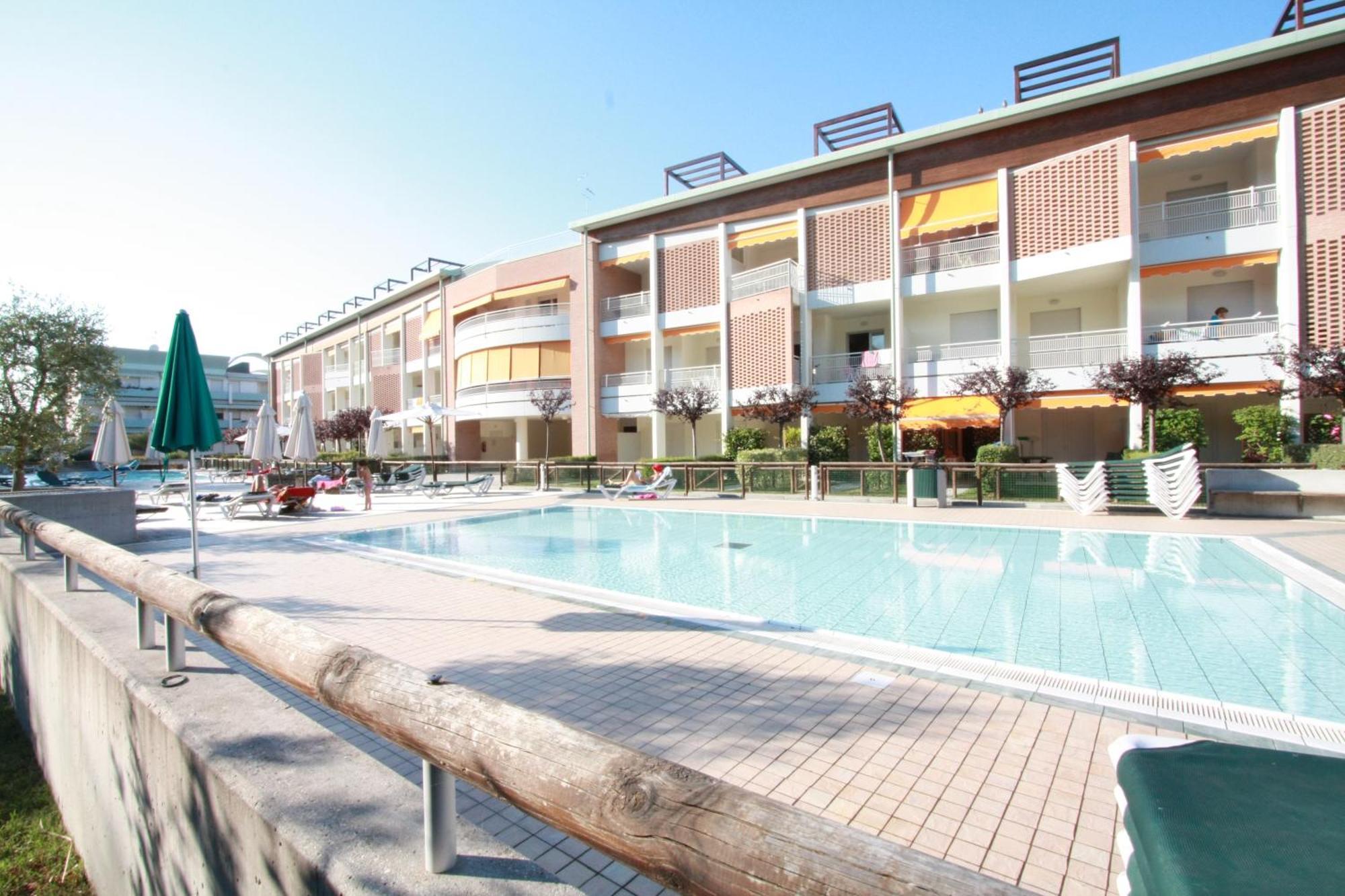 Ferienwohnung Residenza Le Acacie Bibione Exterior foto