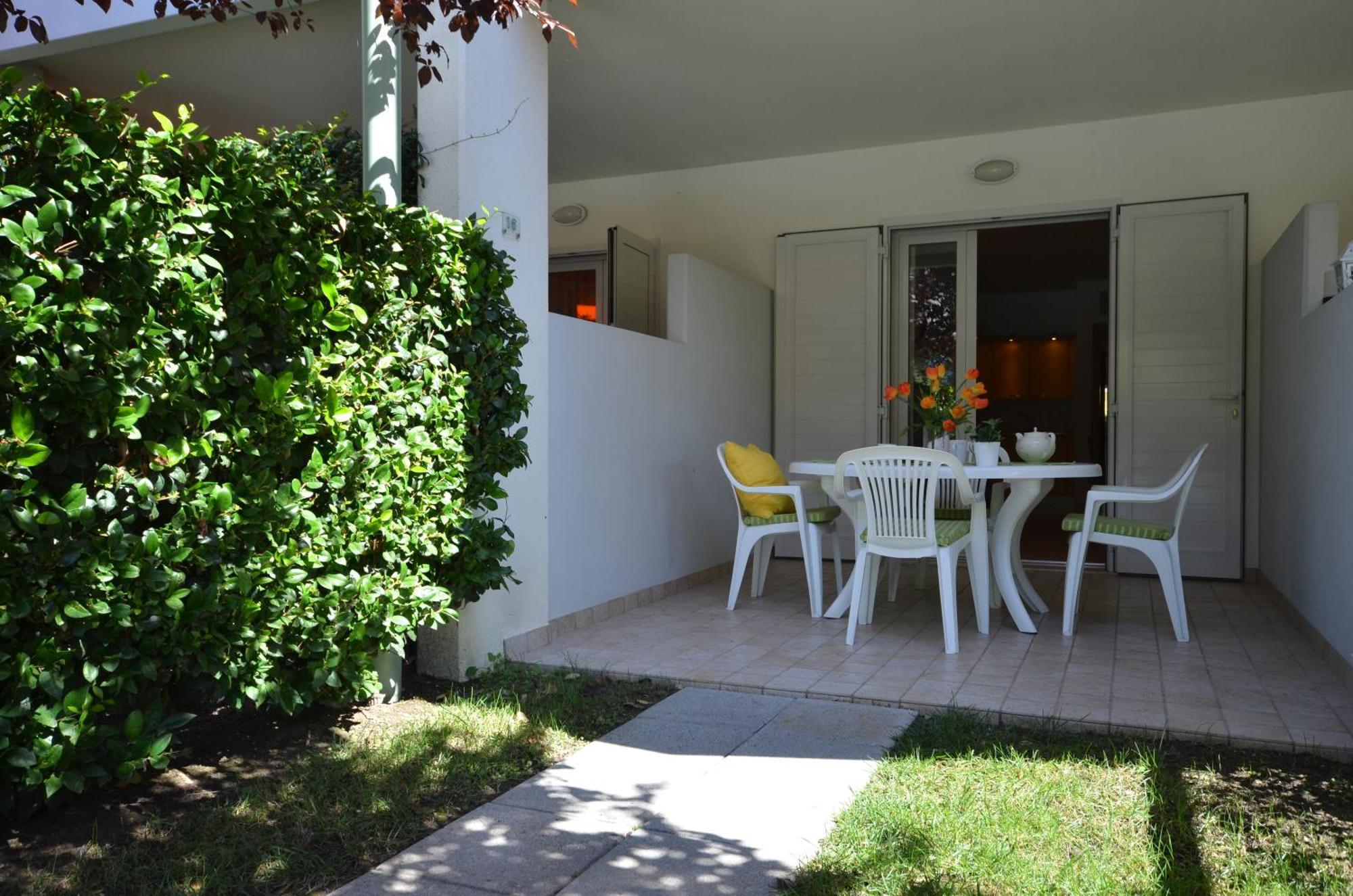 Ferienwohnung Residenza Le Acacie Bibione Exterior foto
