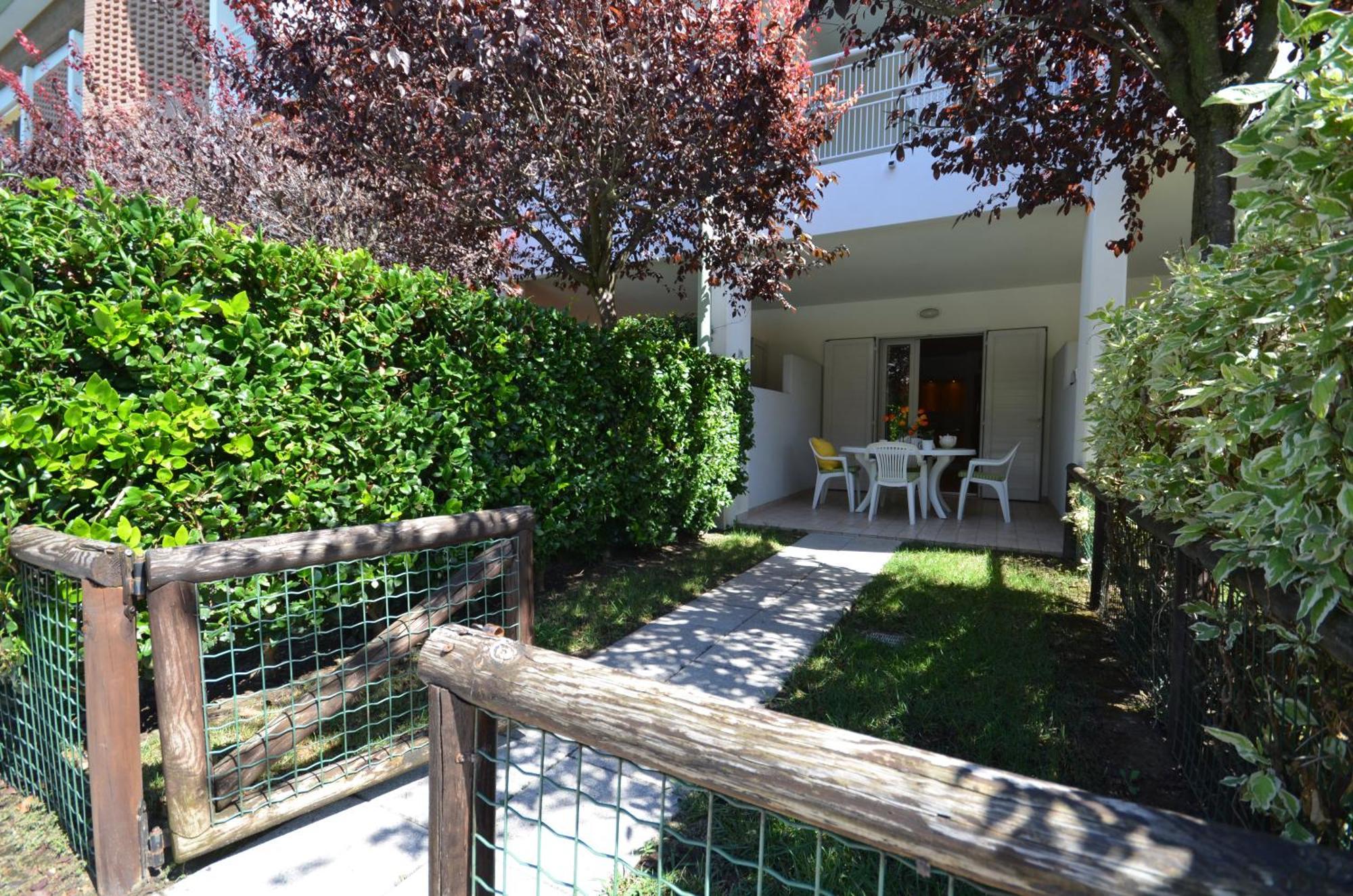 Ferienwohnung Residenza Le Acacie Bibione Exterior foto