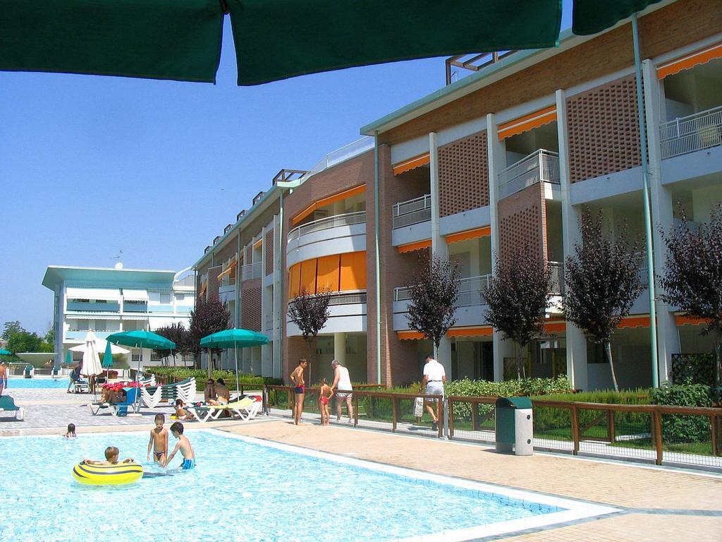 Ferienwohnung Residenza Le Acacie Bibione Exterior foto